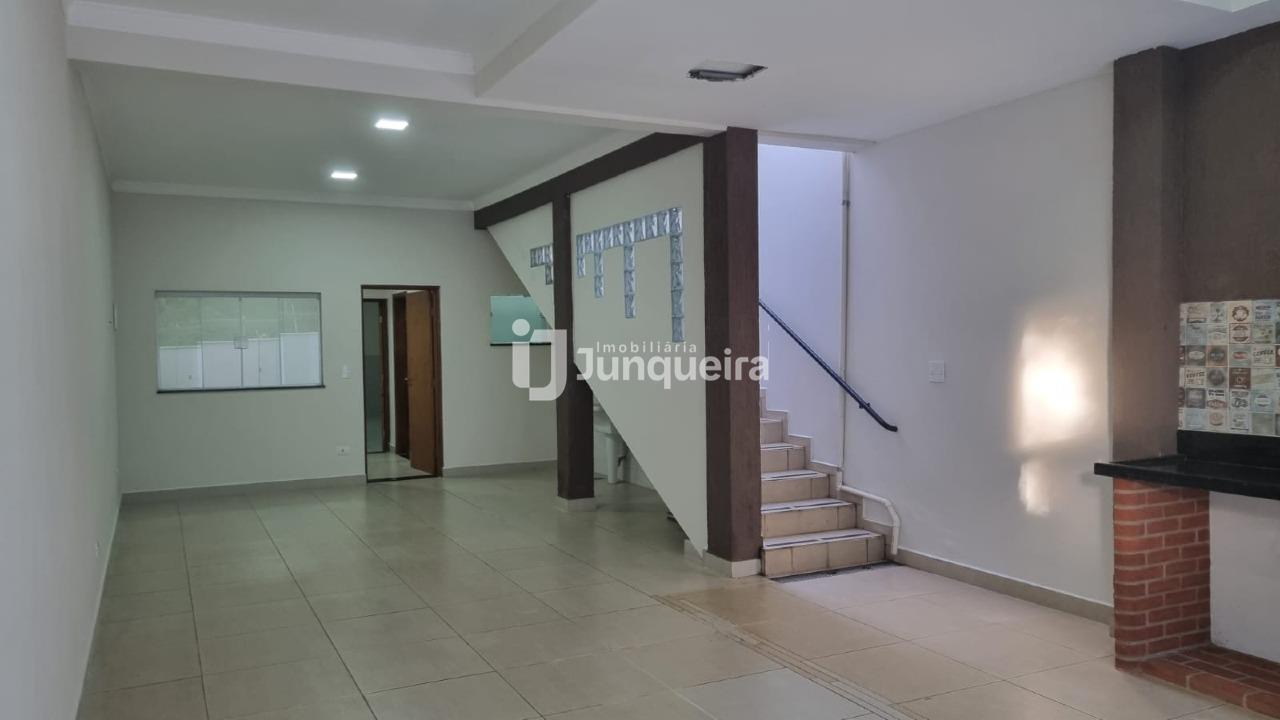 Casa para alugar, 4 quartos, sendo 1 suíte, 2 vagas, no bairro Jardim Brasília em Piracicaba - SP