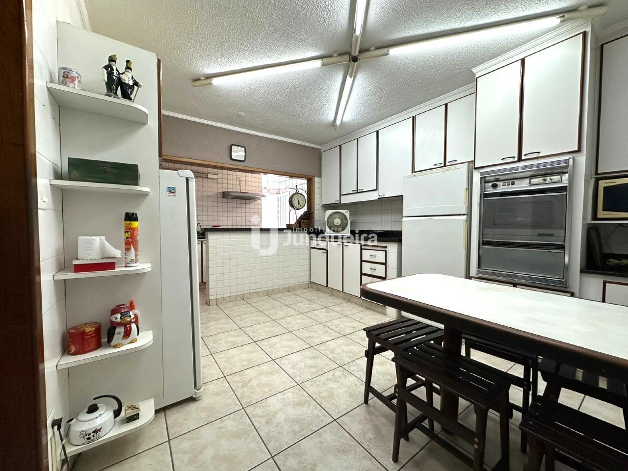 Casa à venda, 3 quartos, sendo 1 suíte, 2 vagas, no bairro Jardim Elite em Piracicaba - SP