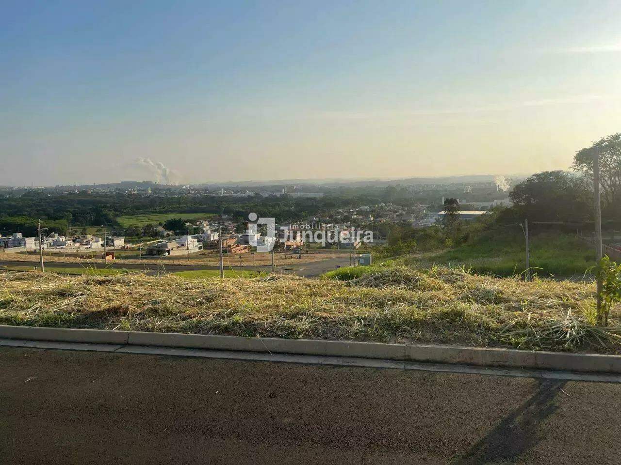 Terreno em Condomínio à venda no Canadá Residencial, no bairro Canadá Residencial em Piracicaba - SP