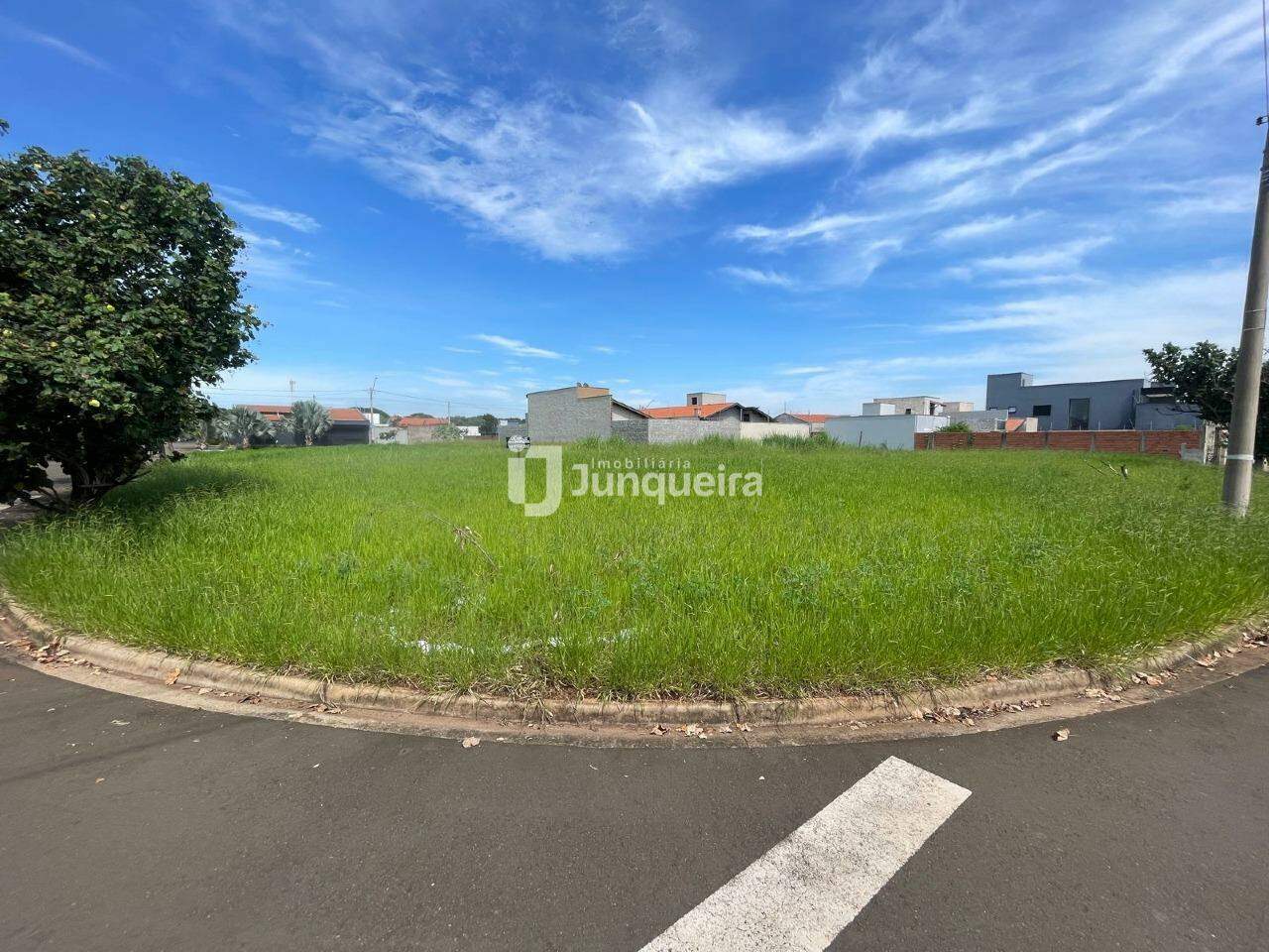 Terreno à venda, no bairro Jardim São Francisco em Piracicaba - SP