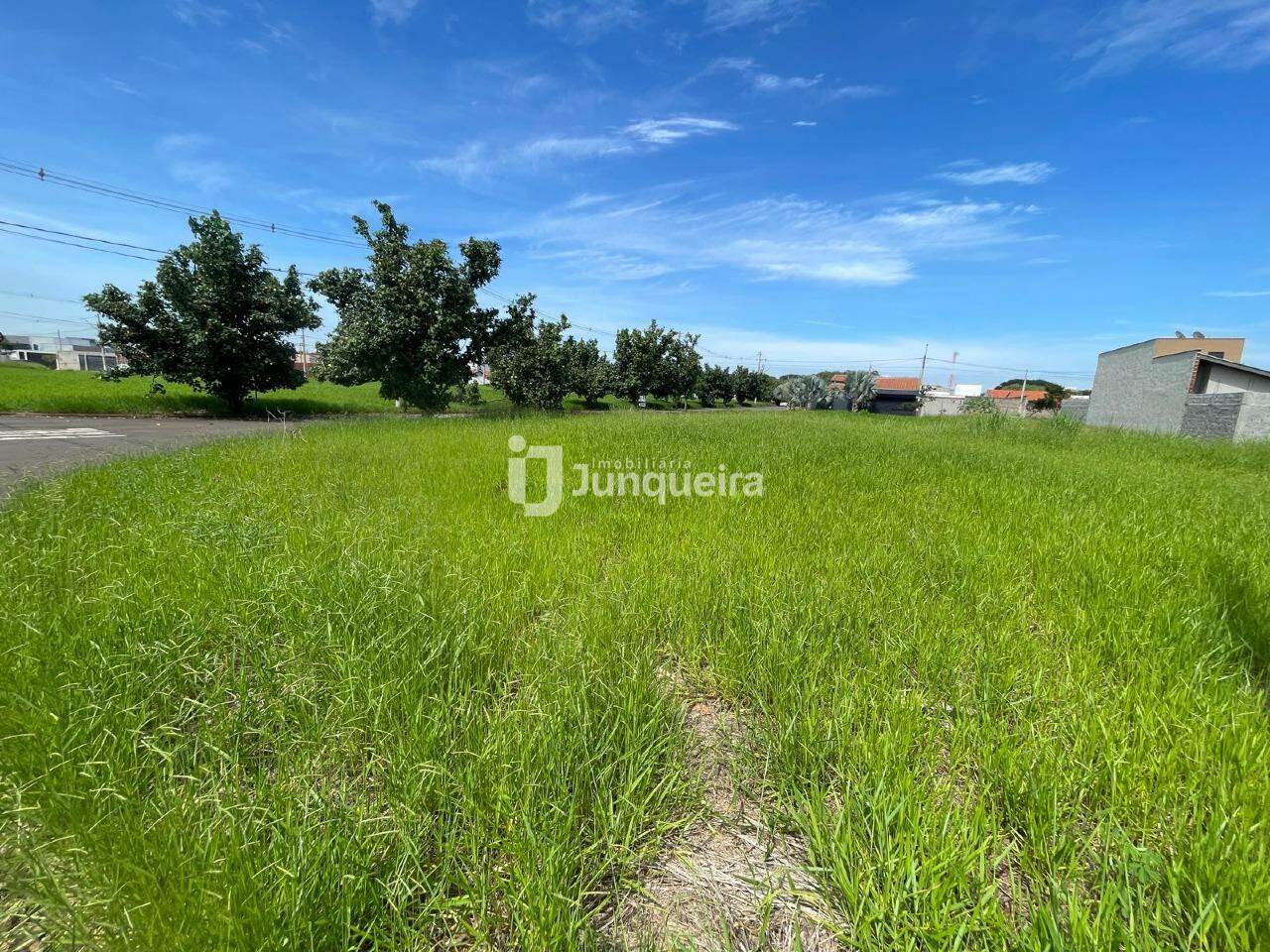 Terreno à venda, no bairro Jardim São Francisco em Piracicaba - SP