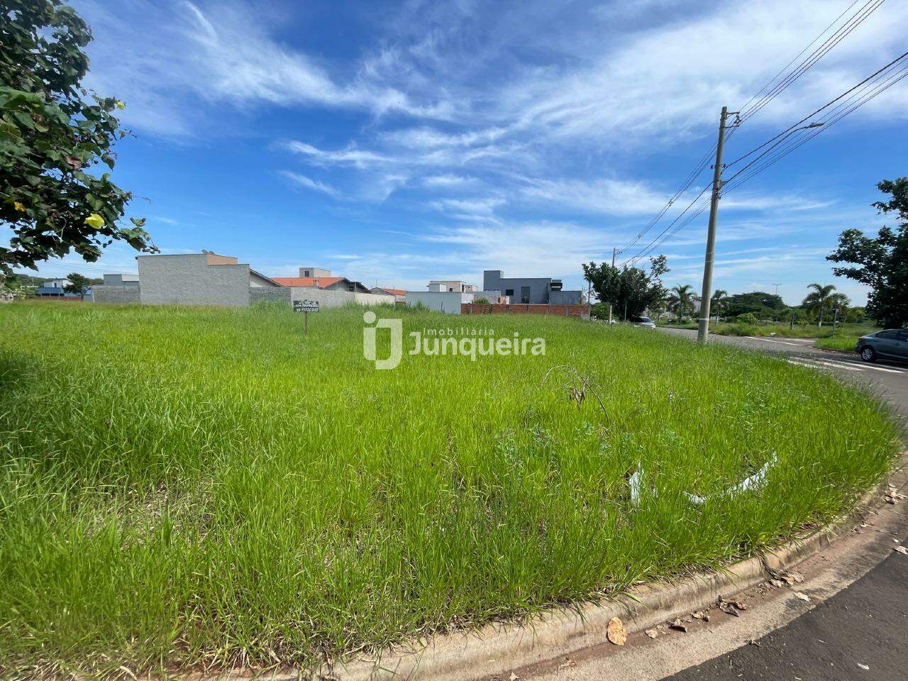Terreno à venda, no bairro Jardim São Francisco em Piracicaba - SP