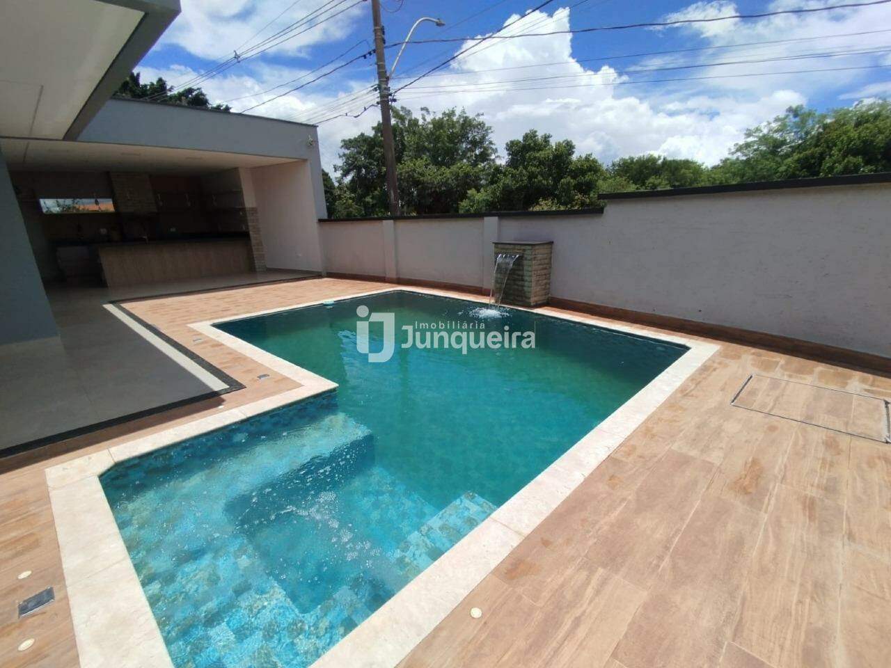 Casa à venda, 3 quartos, sendo 1 suíte, 3 vagas, no bairro Perdizes em Piracicaba - SP