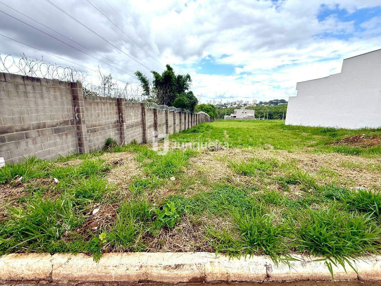 Terreno em Condomínio à venda no Terras do Sinhô III, no bairro Terras do Sinhô lll em Piracicaba - SP