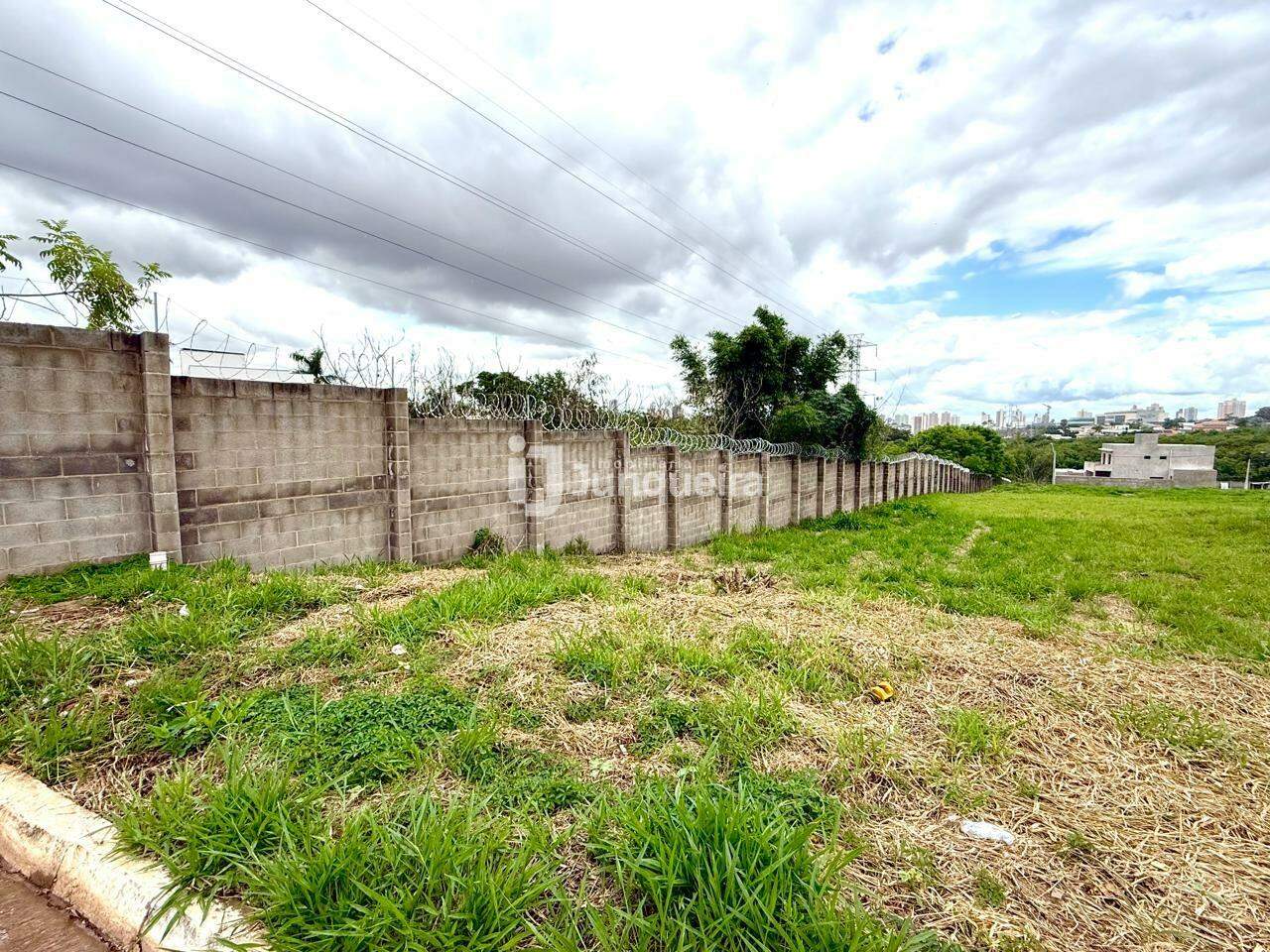Terreno em Condomínio à venda no Terras do Sinhô III, no bairro Terras do Sinhô lll em Piracicaba - SP