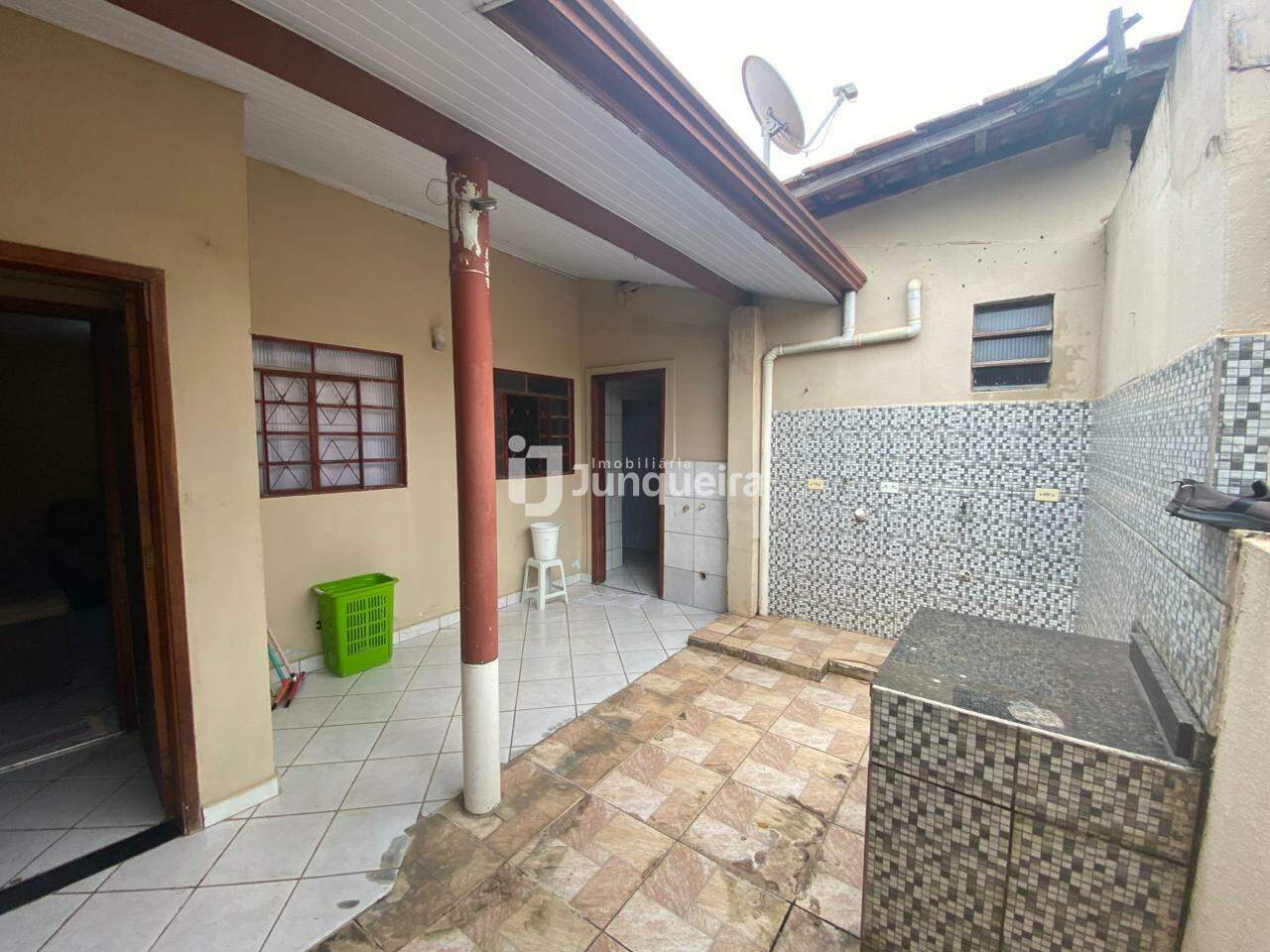 Casa à venda, 4 quartos, 3 vagas, no bairro Santa Terezinha em Piracicaba - SP