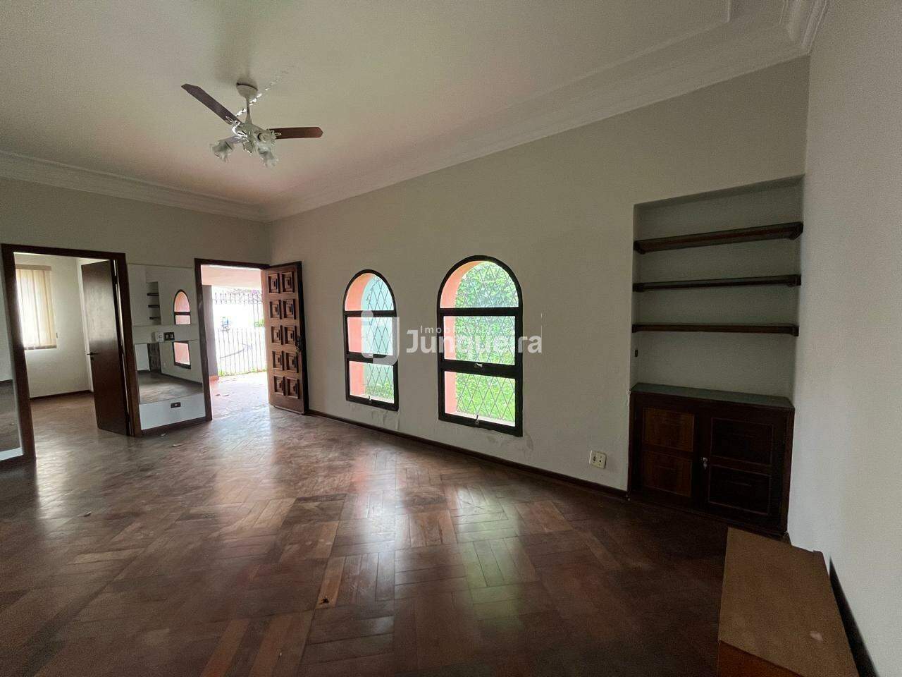 Casa Comercial para alugar, 3 quartos, sendo 1 suíte, no bairro Cidade Jardim em Piracicaba - SP