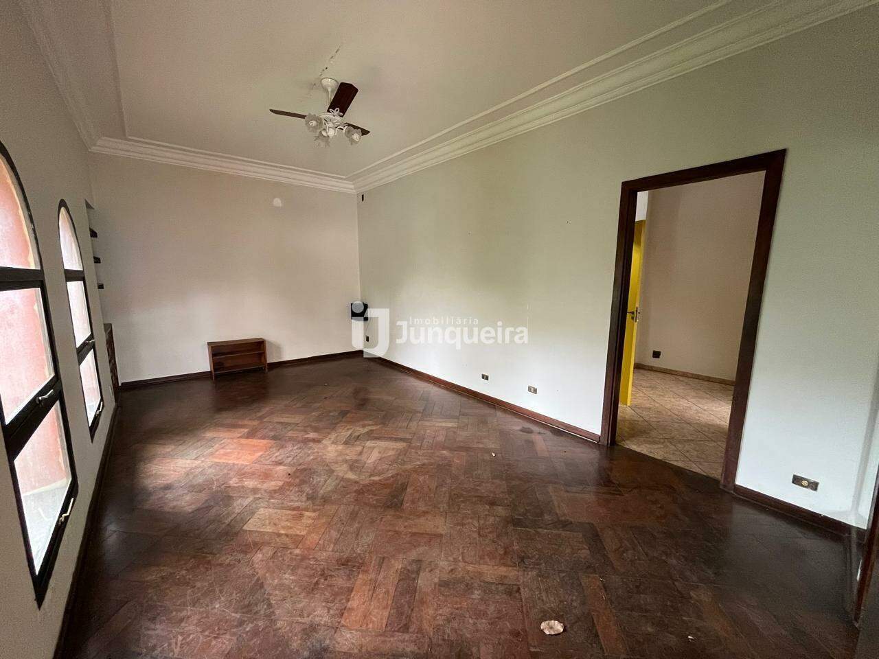 Casa Comercial para alugar, 3 quartos, sendo 1 suíte, no bairro Cidade Jardim em Piracicaba - SP