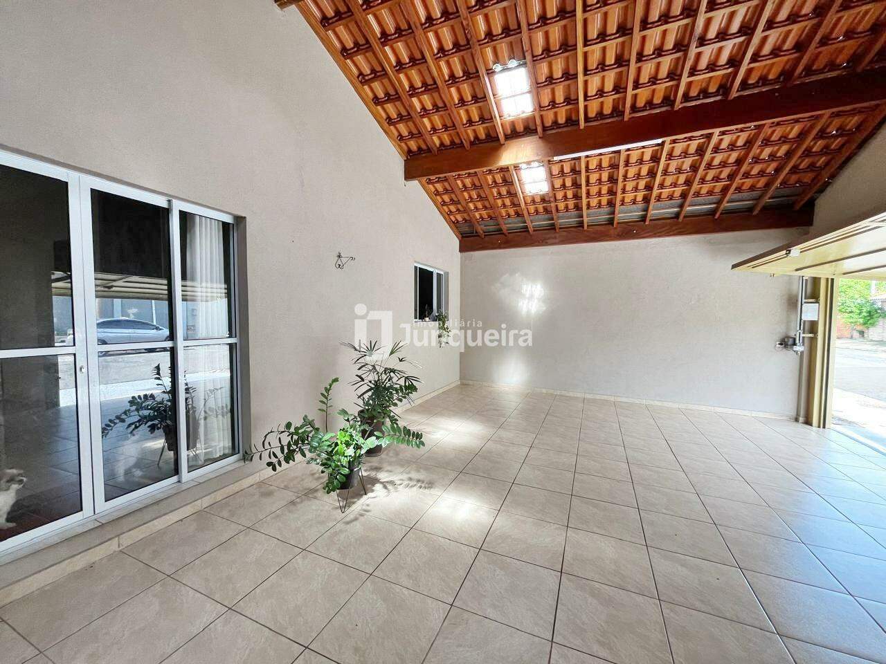 Casa à venda, 2 quartos, 3 vagas, no bairro Vale do Sol em Piracicaba - SP