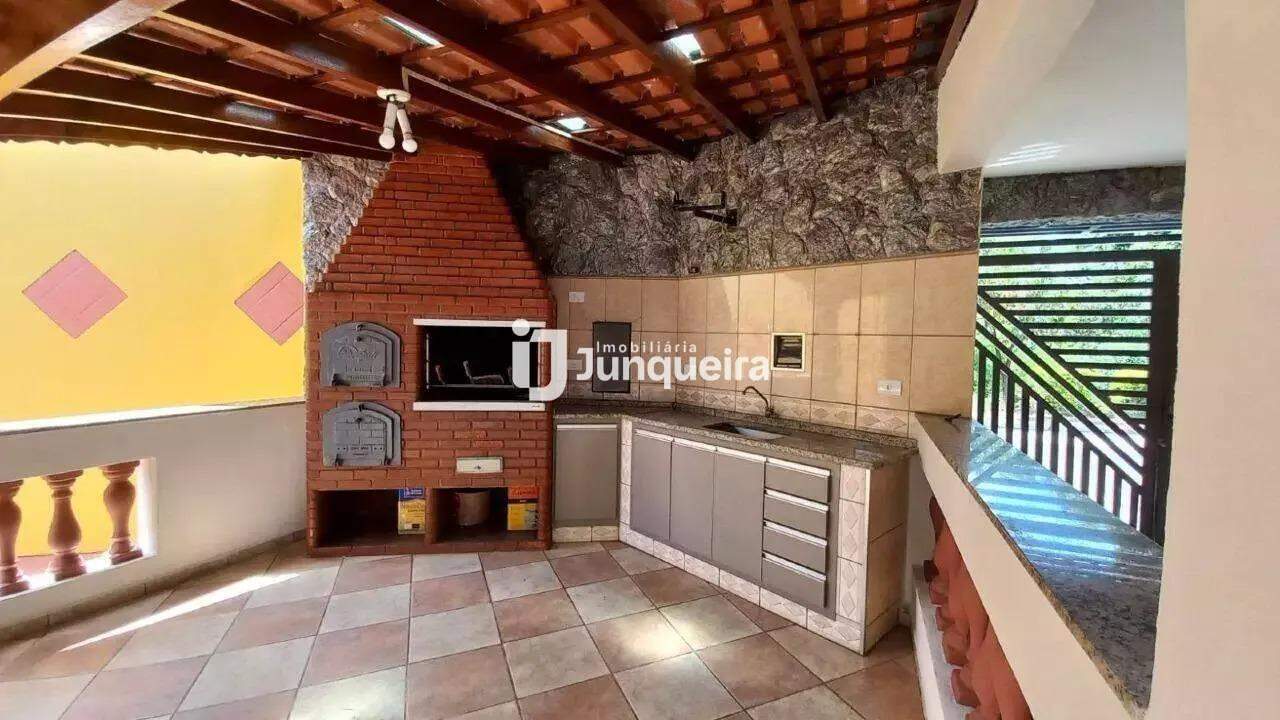 Casa para alugar, 2 quartos, 2 vagas, no bairro Santa Terezinha em Piracicaba - SP