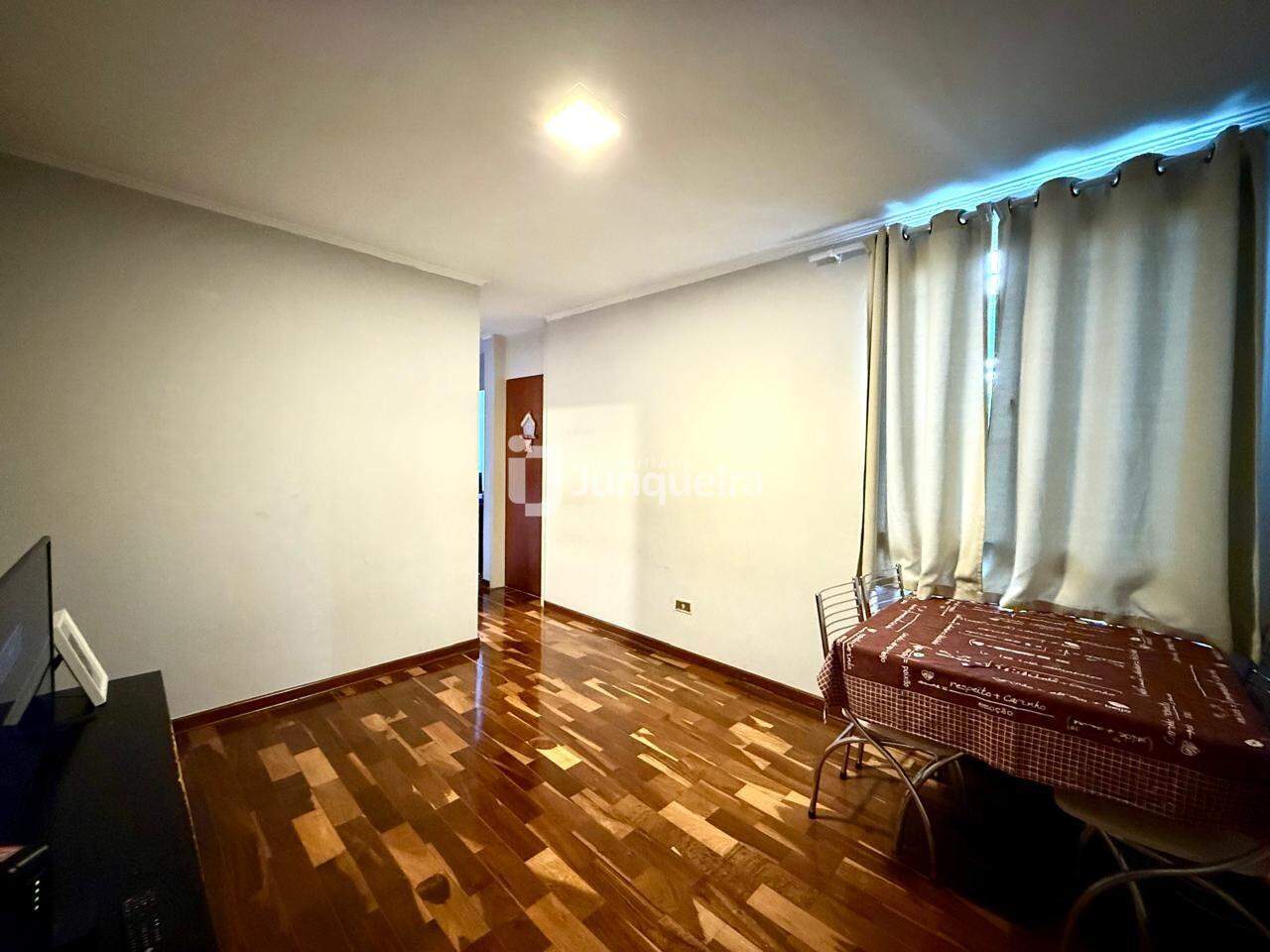 Apartamento à venda no Edifício Jatobá, 2 quartos, 1 vaga, no bairro Nova América em Piracicaba - SP
