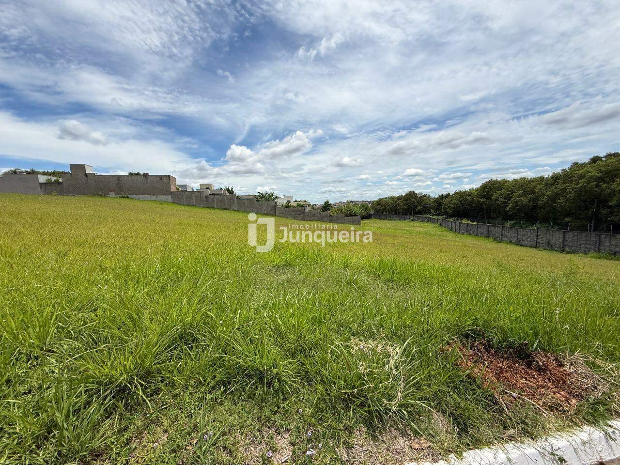 Terreno em Condomínio à venda no Park Campestre II, no bairro Park Campestre II em Piracicaba - SP