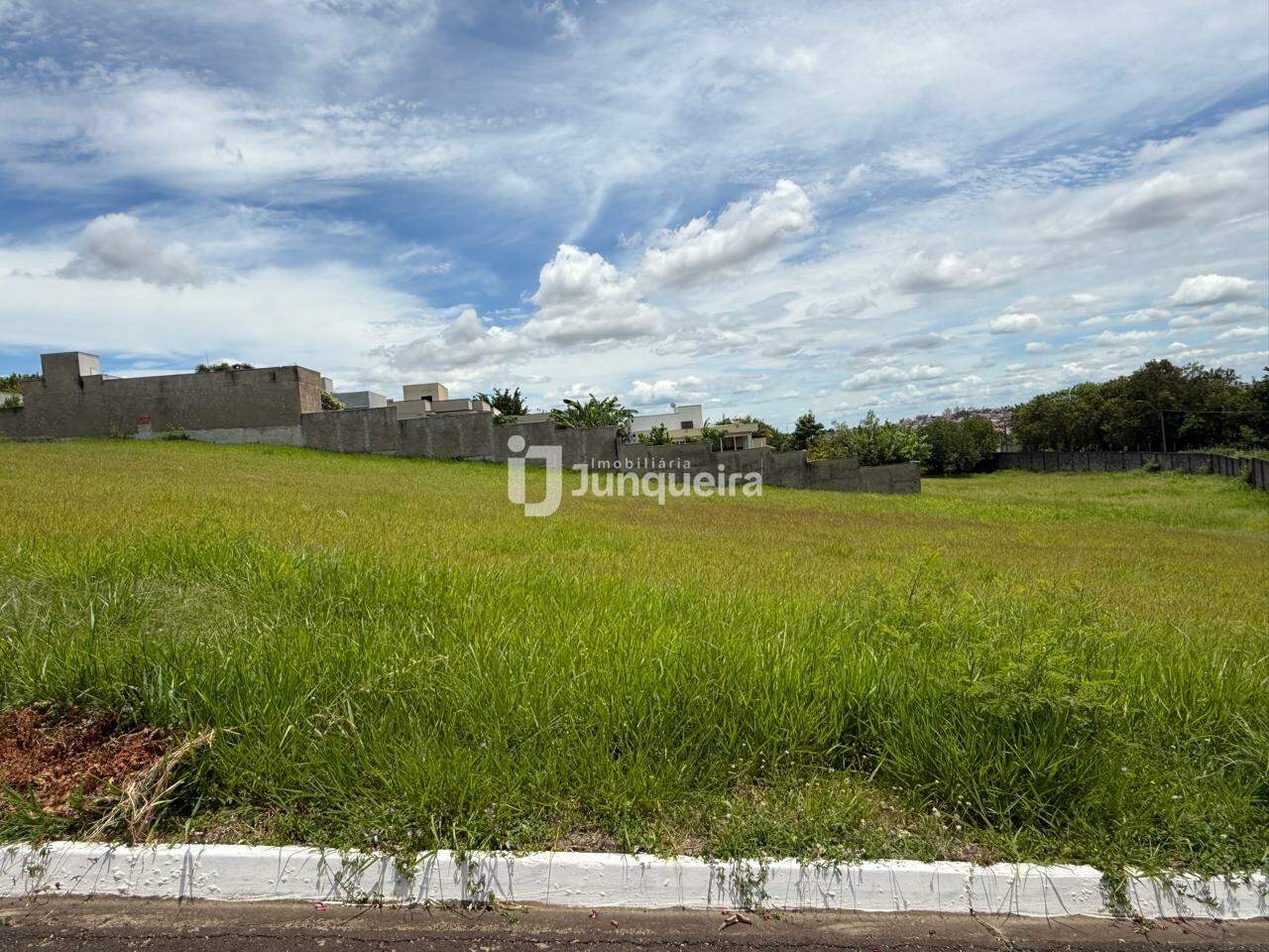 Terreno em Condomínio à venda no Park Campestre II, no bairro Park Campestre II em Piracicaba - SP