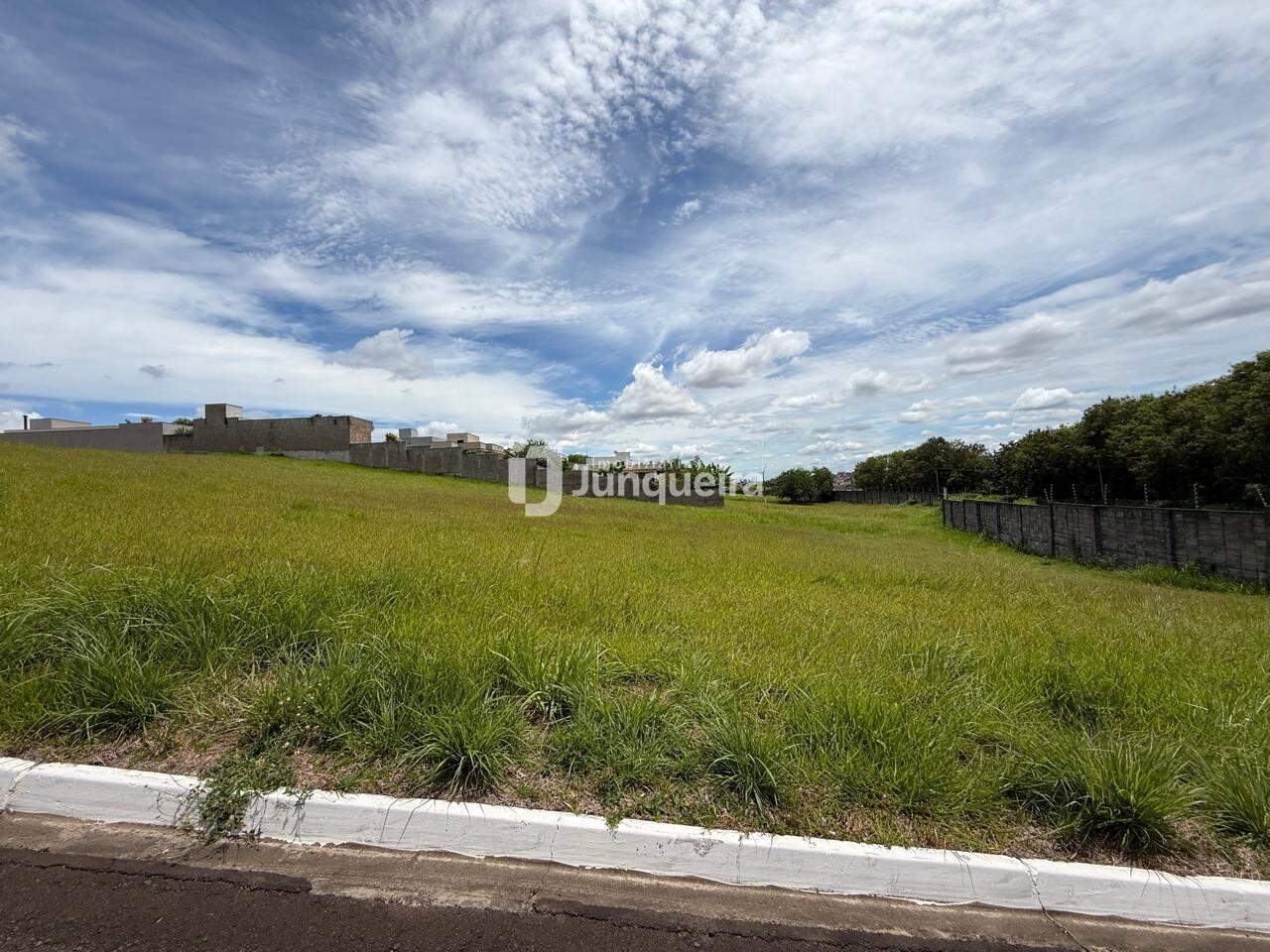 Terreno em Condomínio à venda no Park Campestre II, no bairro Park Campestre II em Piracicaba - SP
