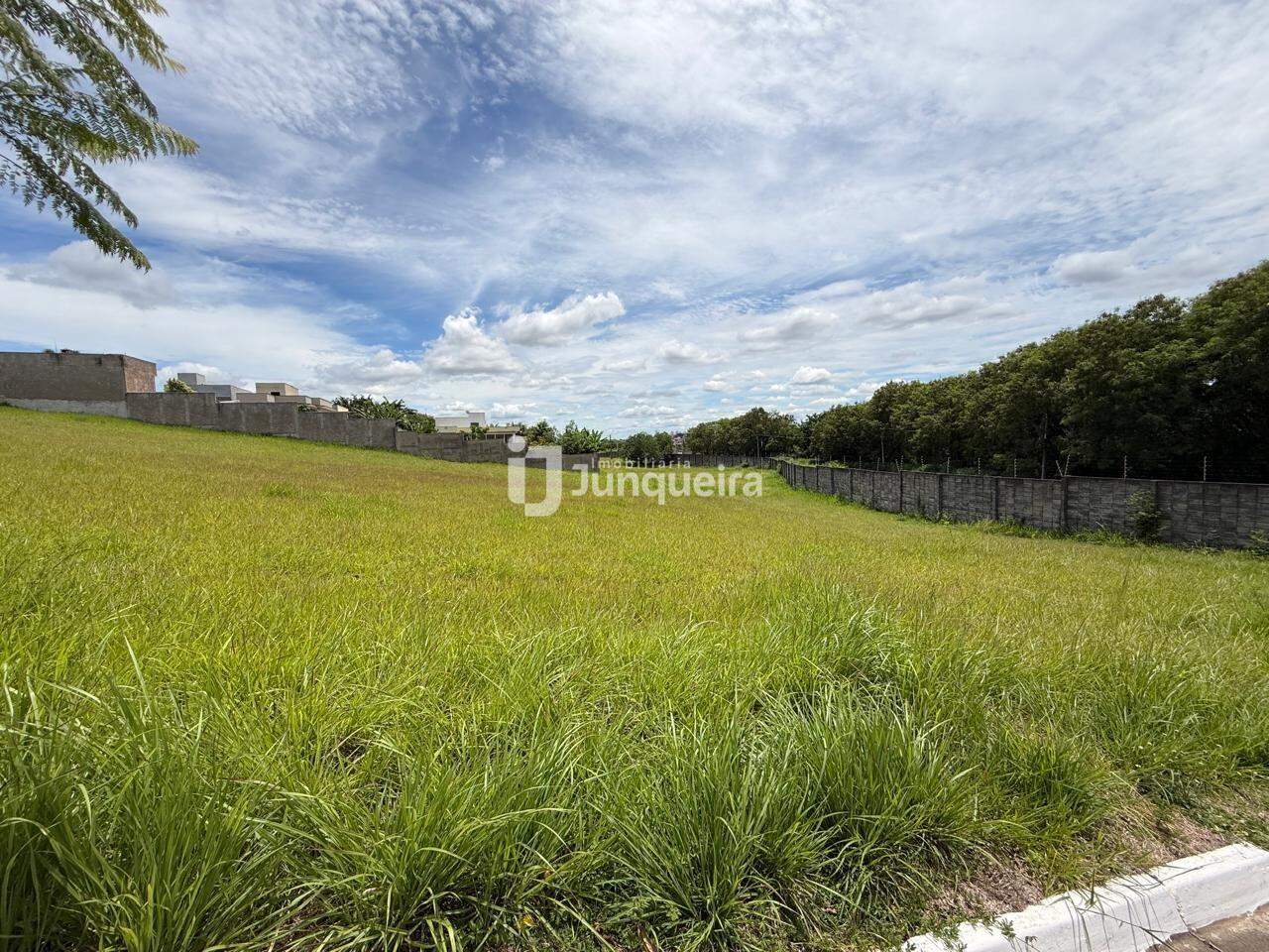 Terreno em Condomínio à venda no Park Campestre II, no bairro Park Campestre II em Piracicaba - SP