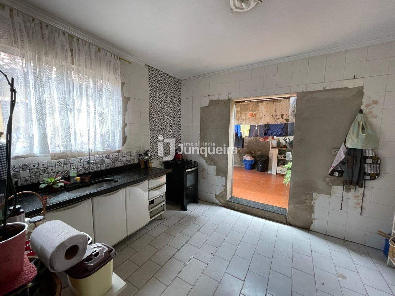 Casa à venda, 3 quartos, sendo 1 suíte, 2 vagas, no bairro Vila Rezende em Piracicaba - SP