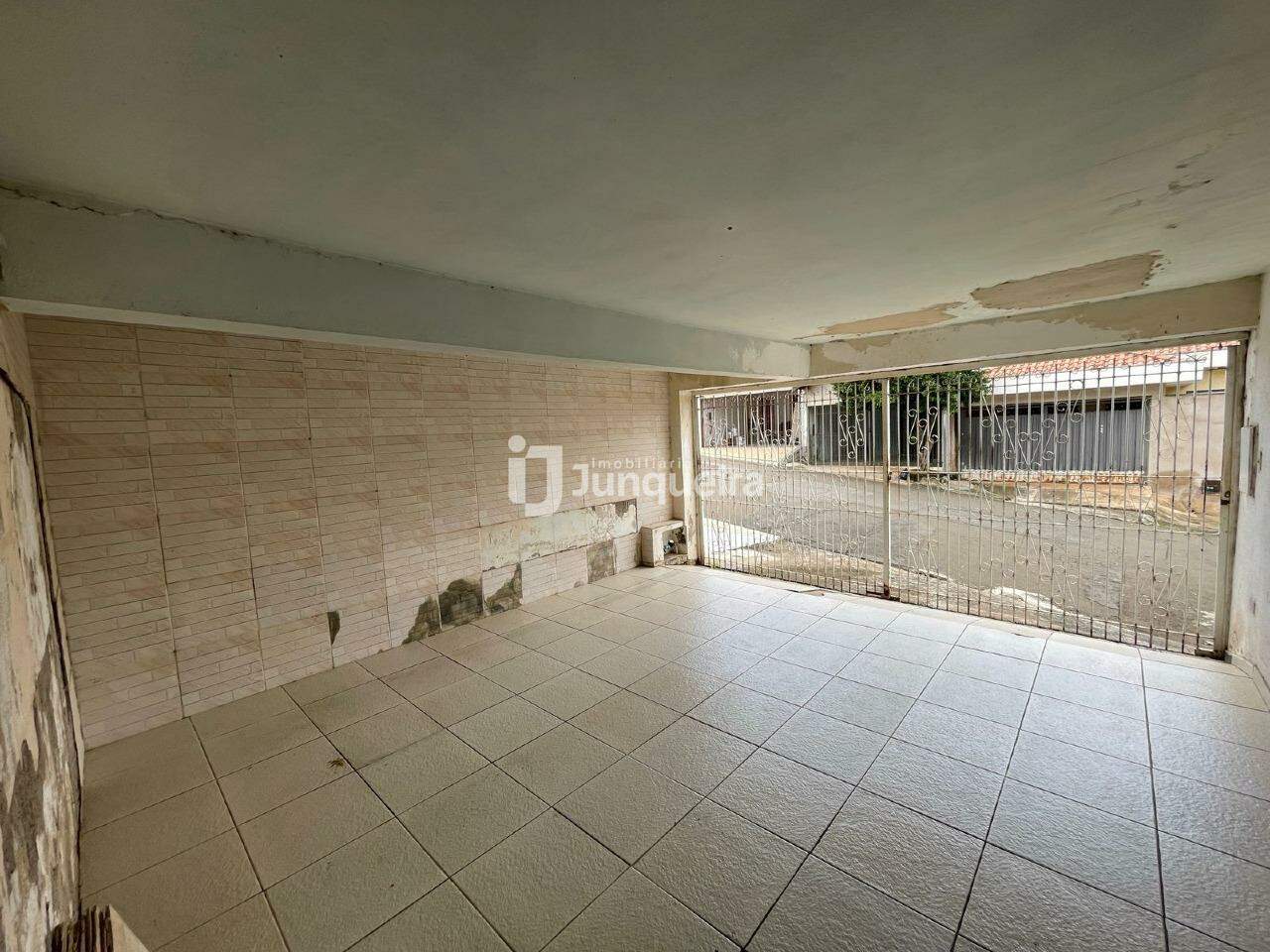 Casa à venda, 3 quartos, sendo 1 suíte, 2 vagas, no bairro Vila Rezende em Piracicaba - SP