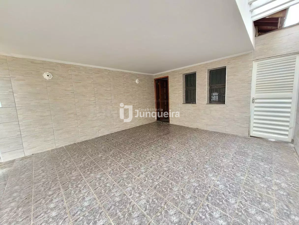 Casa à venda, 2 quartos, 2 vagas, no bairro Castelinho em Piracicaba - SP
