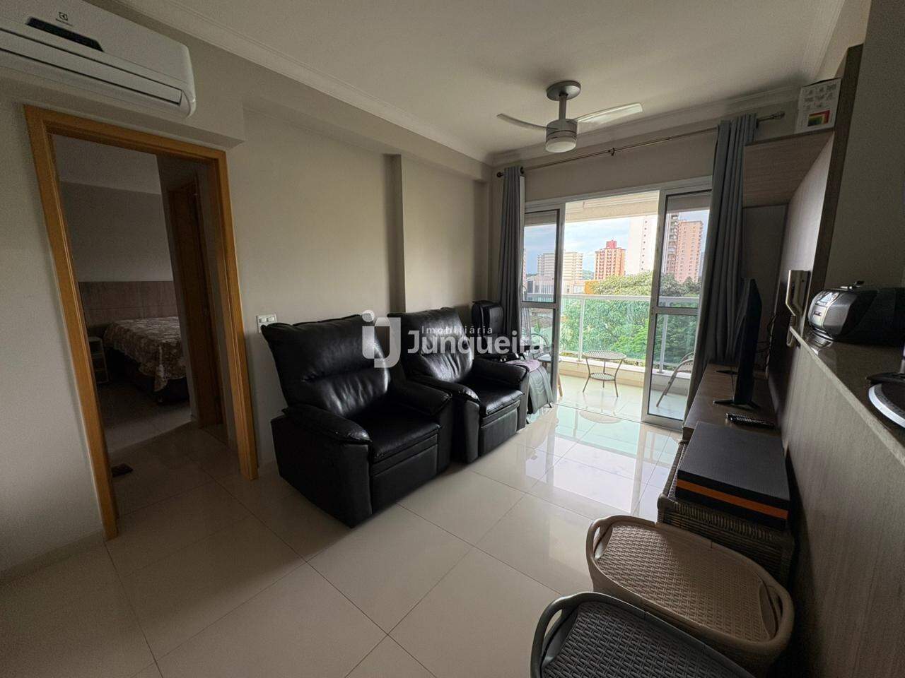 Apartamento à venda no Adolpho Bortoletto, 1 quarto, sendo 1 suíte, 1 vaga, no bairro Centro em Piracicaba - SP