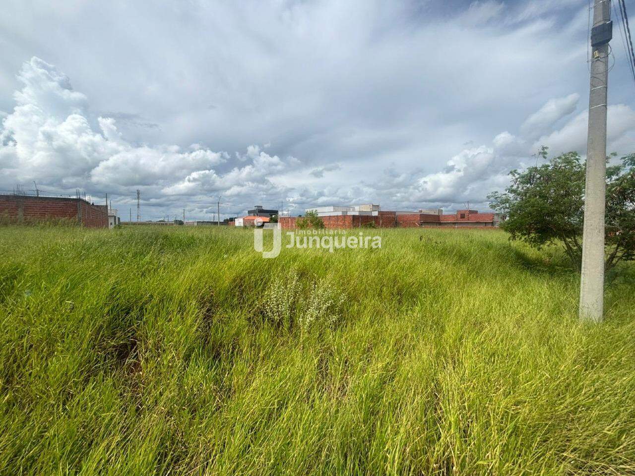 Terreno à venda, no bairro Vale do Sol em Piracicaba - SP