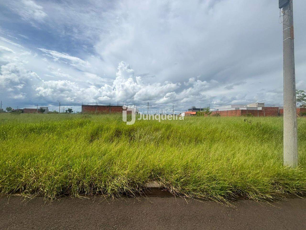 Terreno à venda, no bairro Vale do Sol em Piracicaba - SP