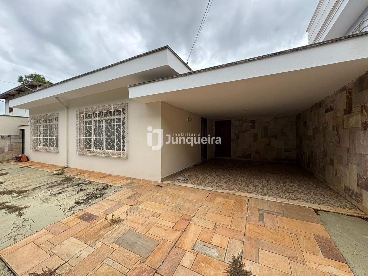 Casa à venda, 3 quartos, sendo 1 suíte, 4 vagas, no bairro Nova Piracicaba em Piracicaba - SP