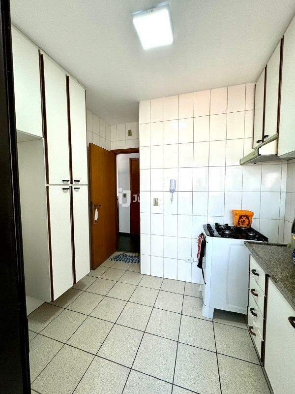 Apartamento à venda no Edifício Roma, 3 quartos, 1 vaga, no bairro Centro em Piracicaba - SP