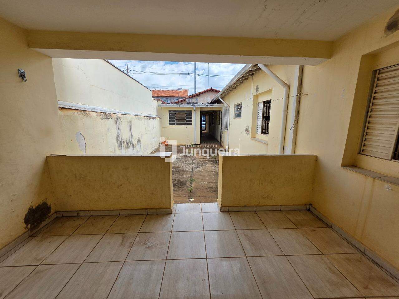 Casa à venda, 4 quartos, 2 vagas, no bairro Vila Independência em Piracicaba - SP