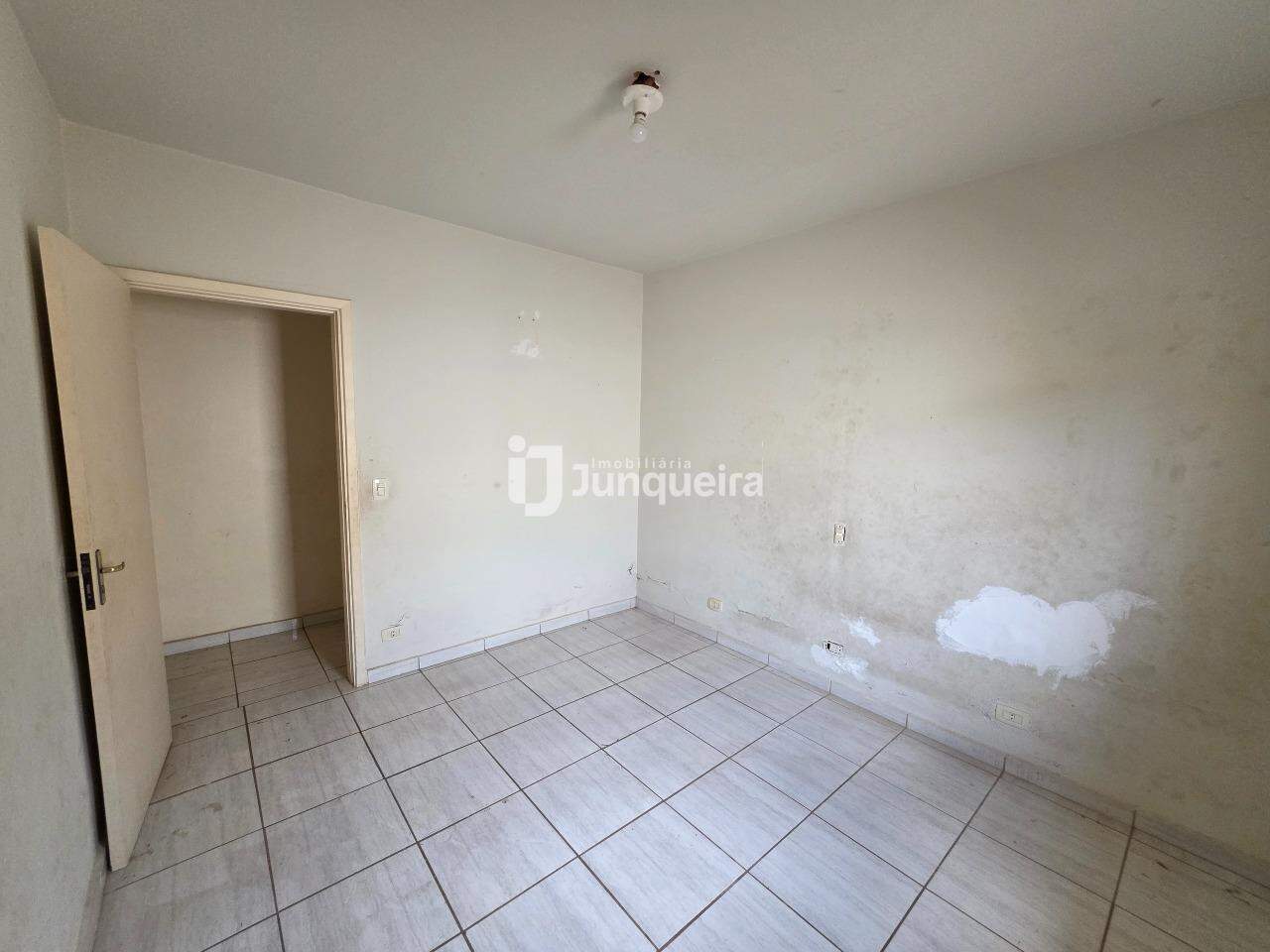 Casa à venda, 4 quartos, 2 vagas, no bairro Vila Independência em Piracicaba - SP