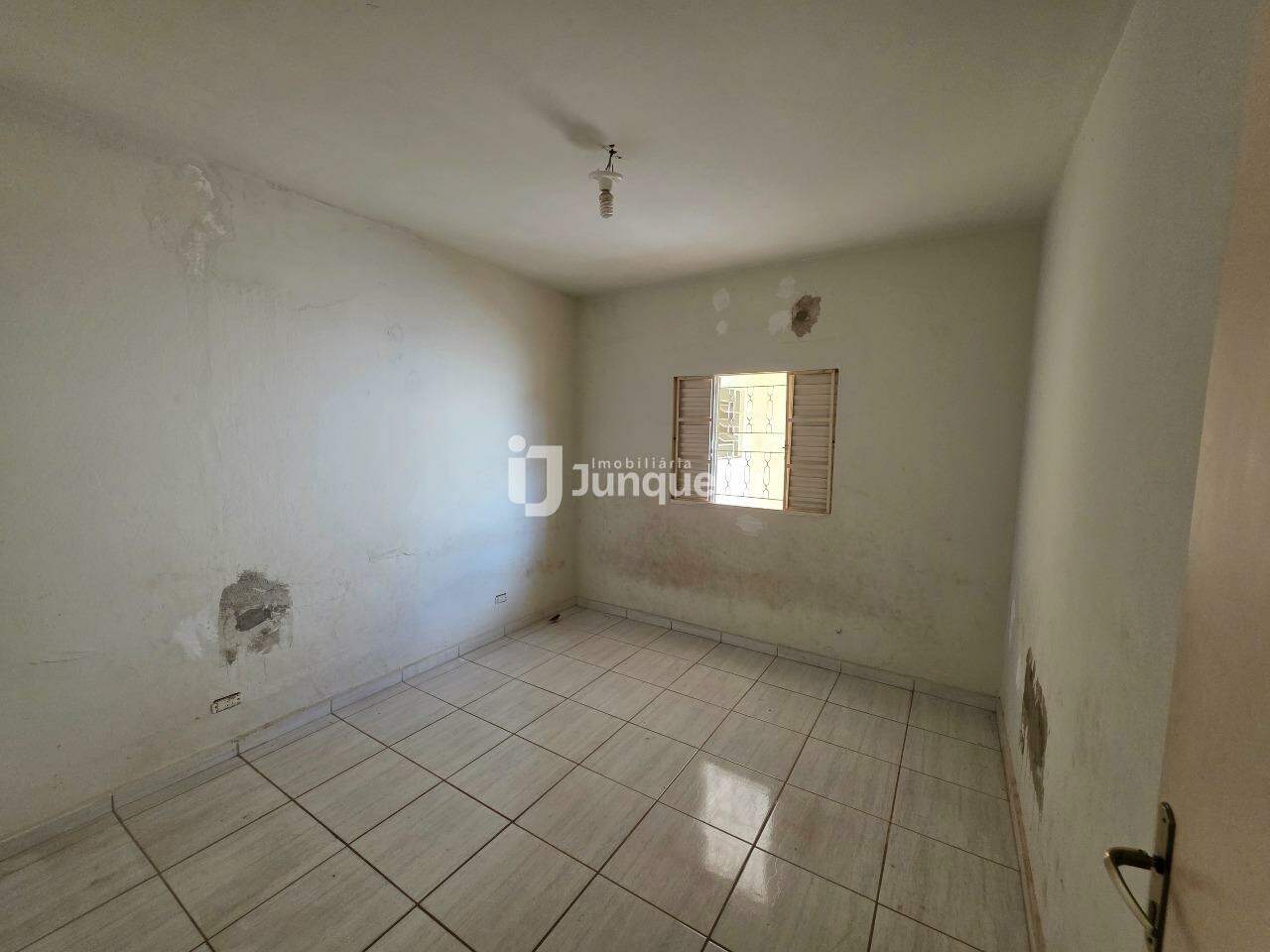 Casa à venda, 4 quartos, 2 vagas, no bairro Vila Independência em Piracicaba - SP