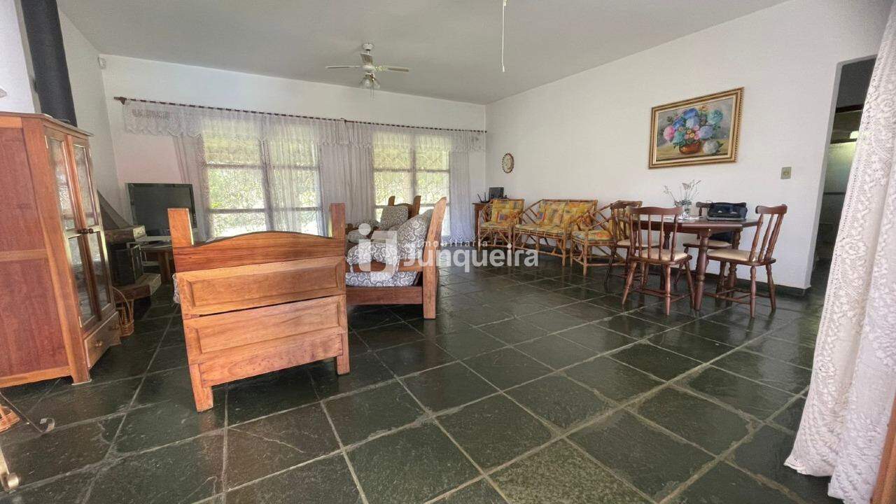 Chácara à venda, 4 quartos, sendo 2 suítes, 4 vagas, no bairro Botânico 2000 em São Pedro - SP