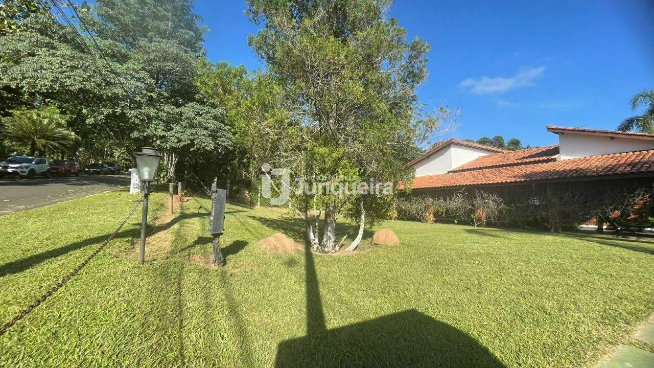 Chácara à venda, 4 quartos, sendo 2 suítes, 4 vagas, no bairro Botânico 2000 em São Pedro - SP