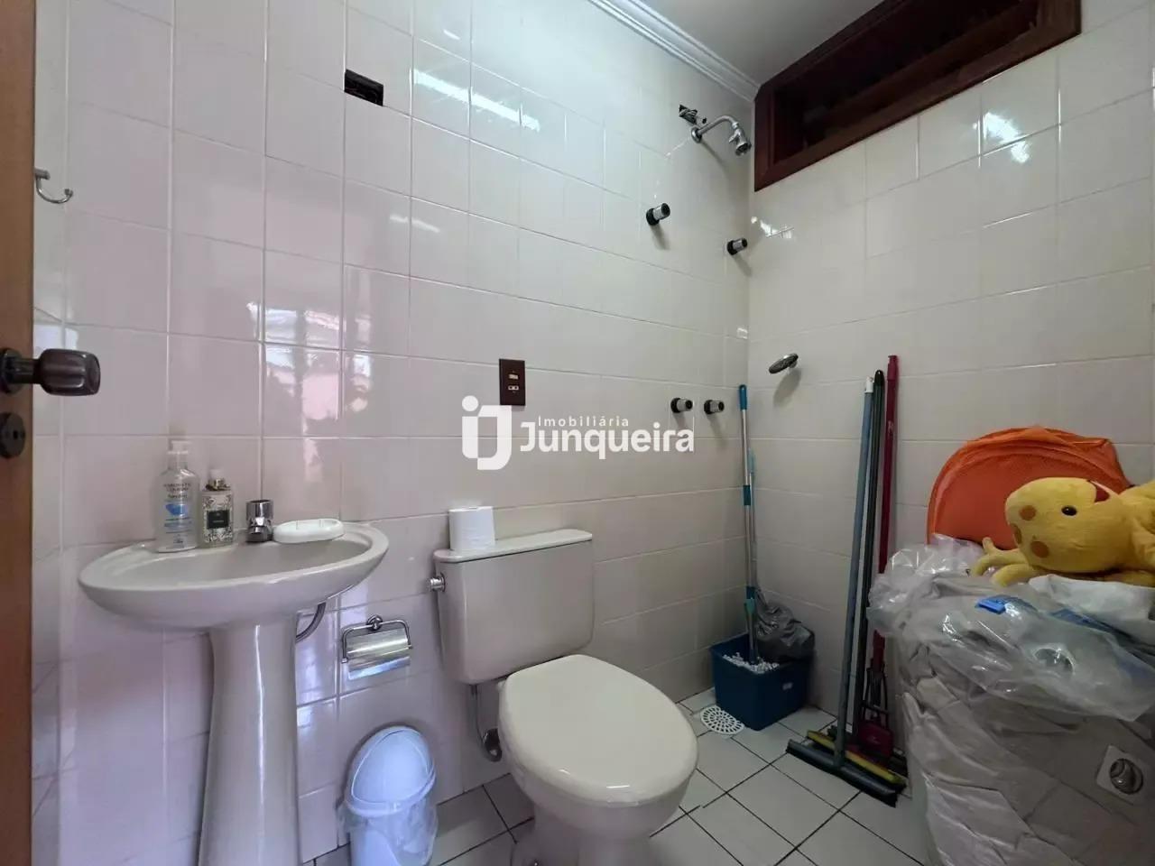 Casa para alugar, 4 quartos, sendo 1 suíte, 2 vagas, no bairro Alemães em Piracicaba - SP