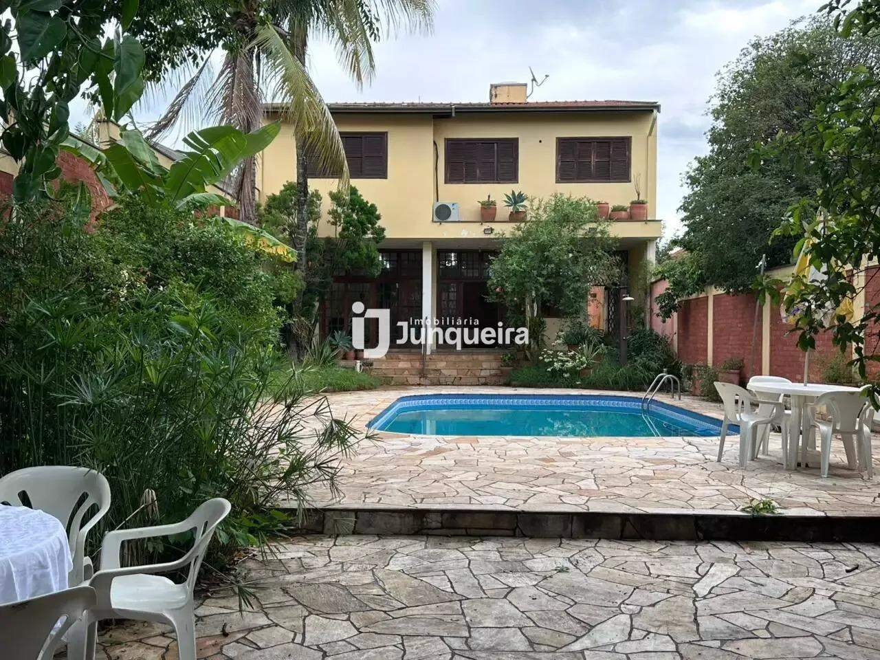 Casa para alugar, 4 quartos, sendo 1 suíte, 2 vagas, no bairro Alemães em Piracicaba - SP