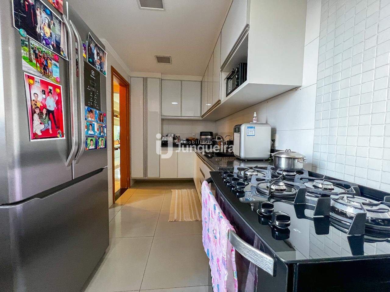 Apartamento à venda no Villa Lobos, 3 quartos, sendo 3 suítes, 3 vagas, no bairro Nova América em Piracicaba - SP