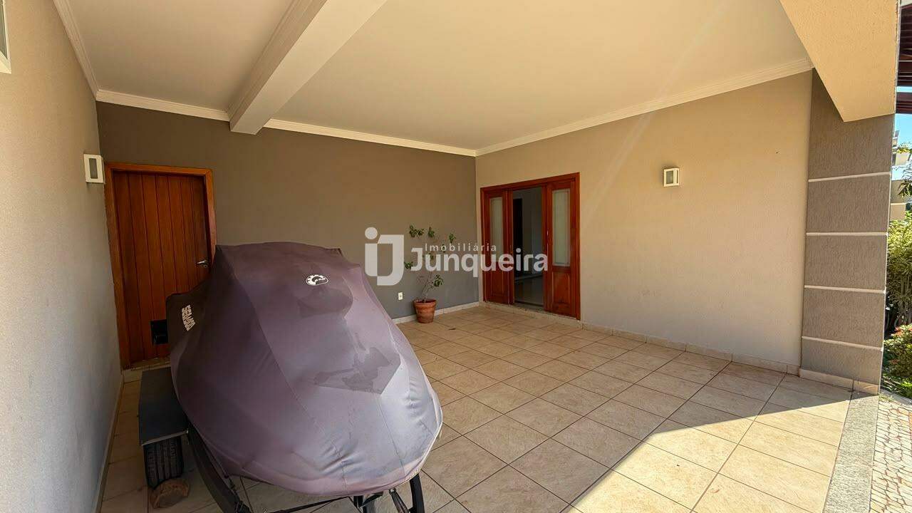 Casa em Condomínio para alugar no Terras de Piracicaba III , 5 quartos, sendo 1 suíte, 4 vagas, no bairro Terras de Piracicaba III em Piracicaba - SP