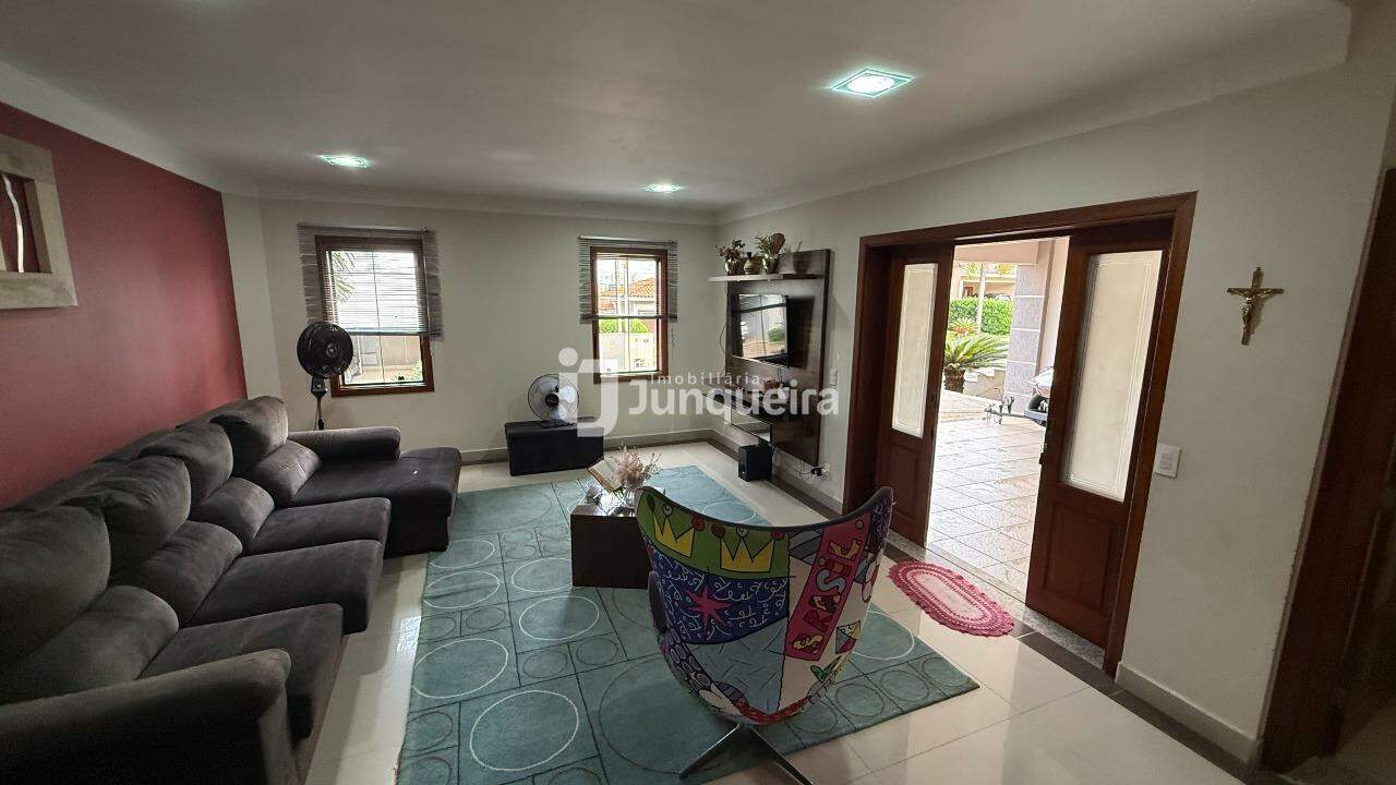 Casa em Condomínio para alugar no Terras de Piracicaba III , 4 quartos, sendo 1 suíte, 4 vagas, no bairro Terras de Piracicaba III em Piracicaba - SP