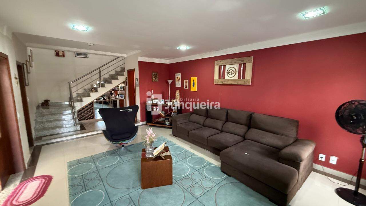 Casa em Condomínio para alugar no Terras de Piracicaba III , 4 quartos, sendo 1 suíte, 4 vagas, no bairro Terras de Piracicaba III em Piracicaba - SP