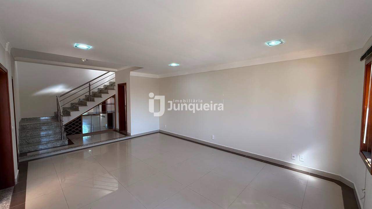 Casa em Condomínio para alugar no Terras de Piracicaba III , 5 quartos, sendo 1 suíte, 4 vagas, no bairro Terras de Piracicaba III em Piracicaba - SP