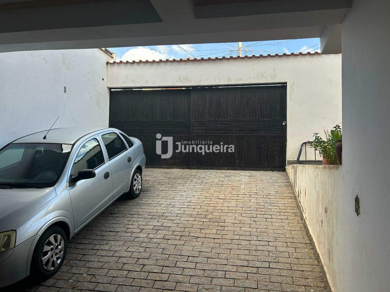 Casa à venda, 3 quartos, sendo 1 suíte, no bairro Castelinho em Piracicaba - SP