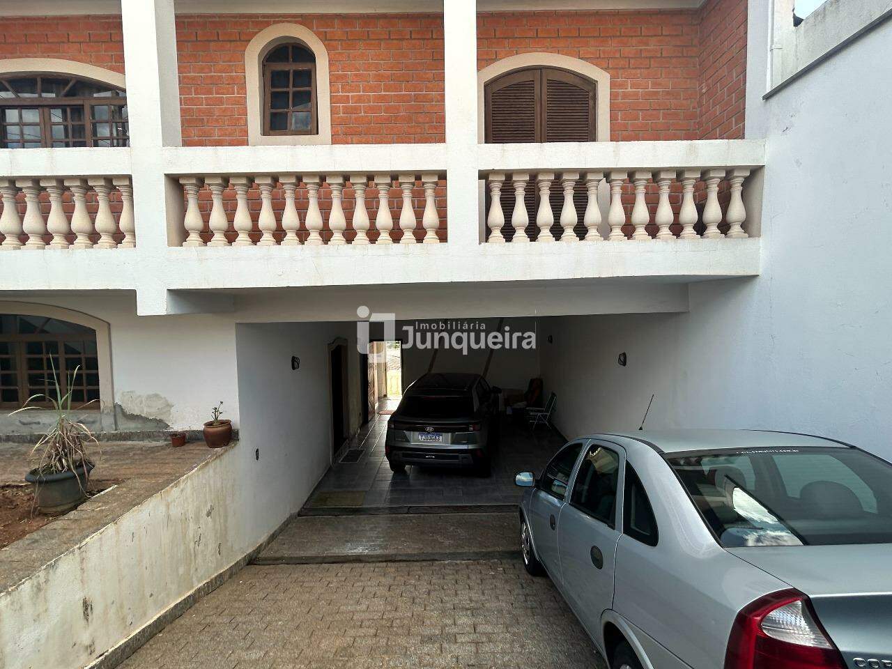 Casa à venda, 3 quartos, sendo 1 suíte, no bairro Castelinho em Piracicaba - SP