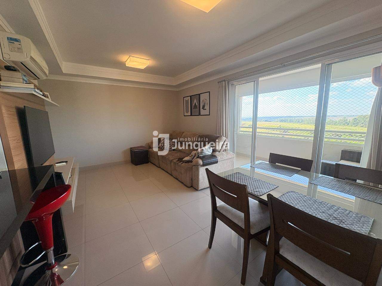 Apartamento à venda no Life Residence, 3 quartos, sendo 1 suíte, 2 vagas, no bairro Parque Santa Cecília em Piracicaba - SP