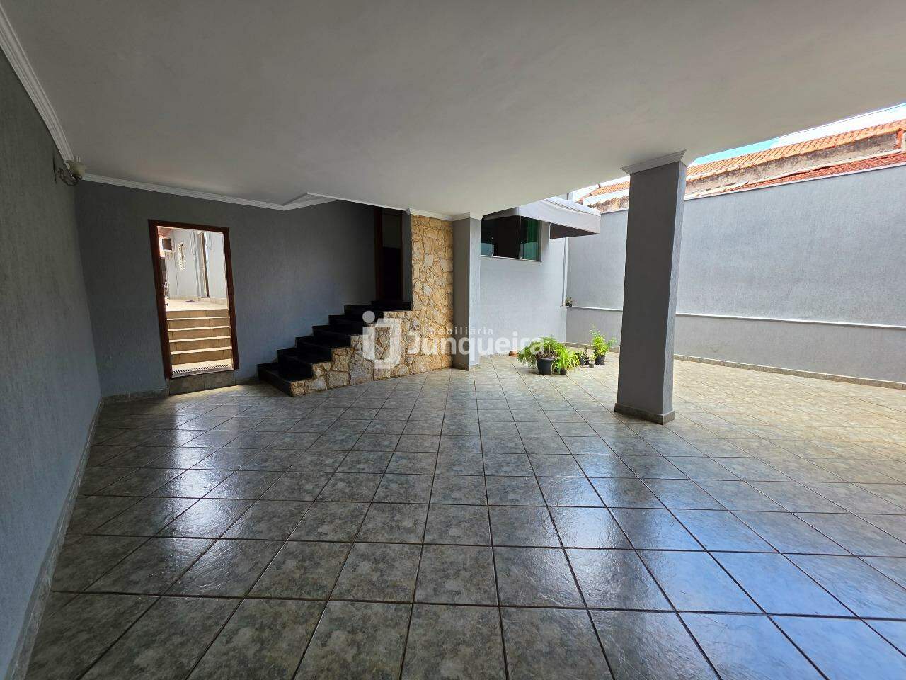 Casa à venda, 3 quartos, sendo 2 suítes, 4 vagas, no bairro Piracicamirim em Piracicaba - SP