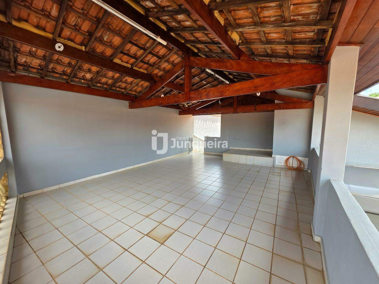 Casa à venda, 3 quartos, sendo 2 suítes, 4 vagas, no bairro Piracicamirim em Piracicaba - SP