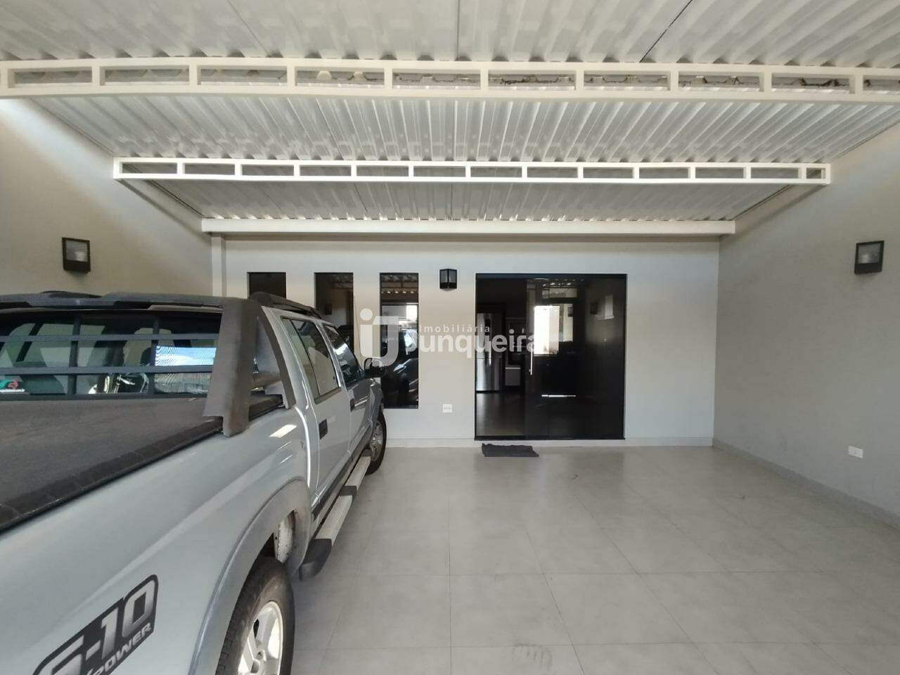 Casa à venda, 3 quartos, sendo 1 suíte, 2 vagas, no bairro Jardim Monumento em Piracicaba - SP
