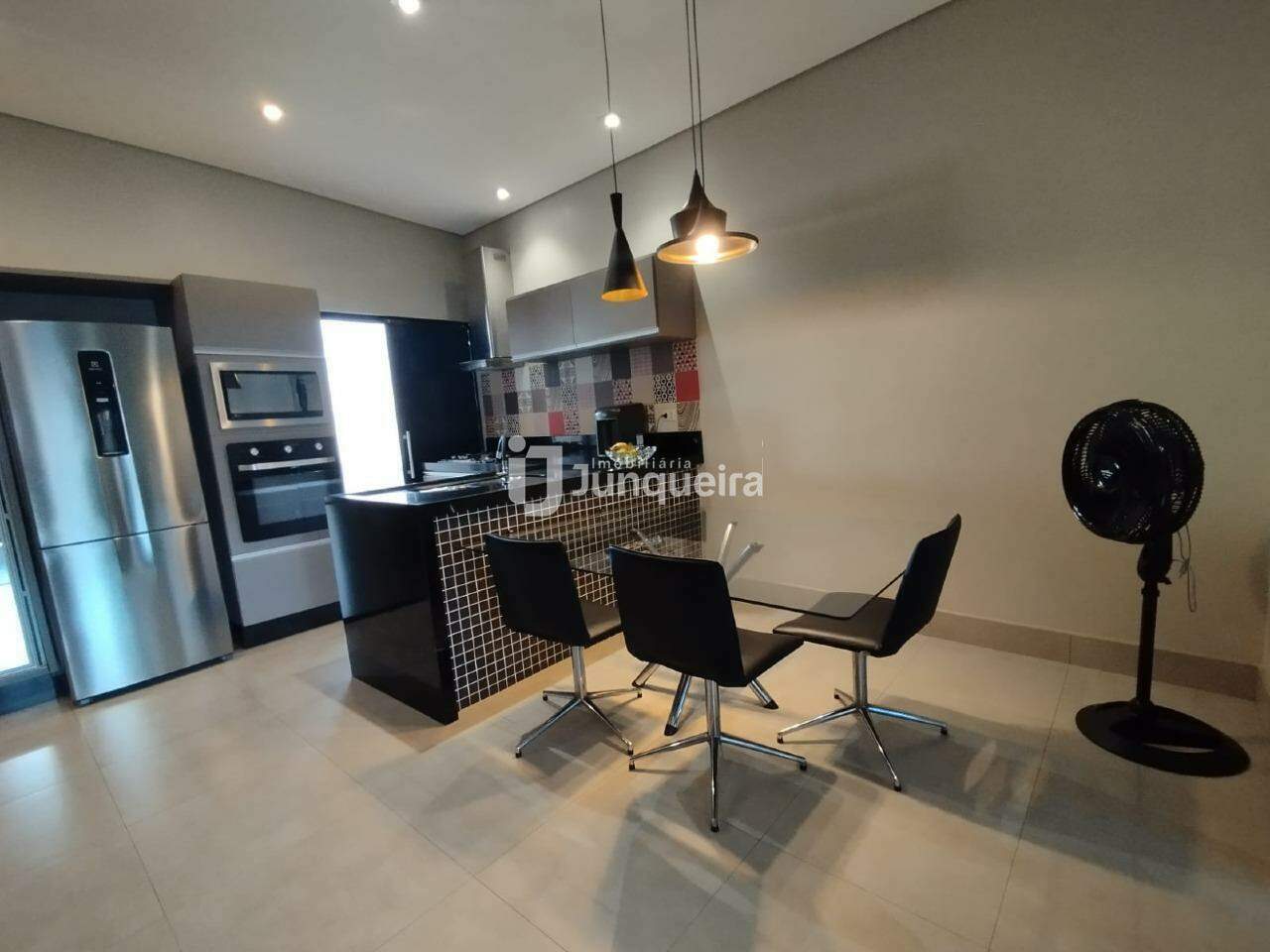 Casa à venda, 3 quartos, sendo 1 suíte, 2 vagas, no bairro Jardim Monumento em Piracicaba - SP