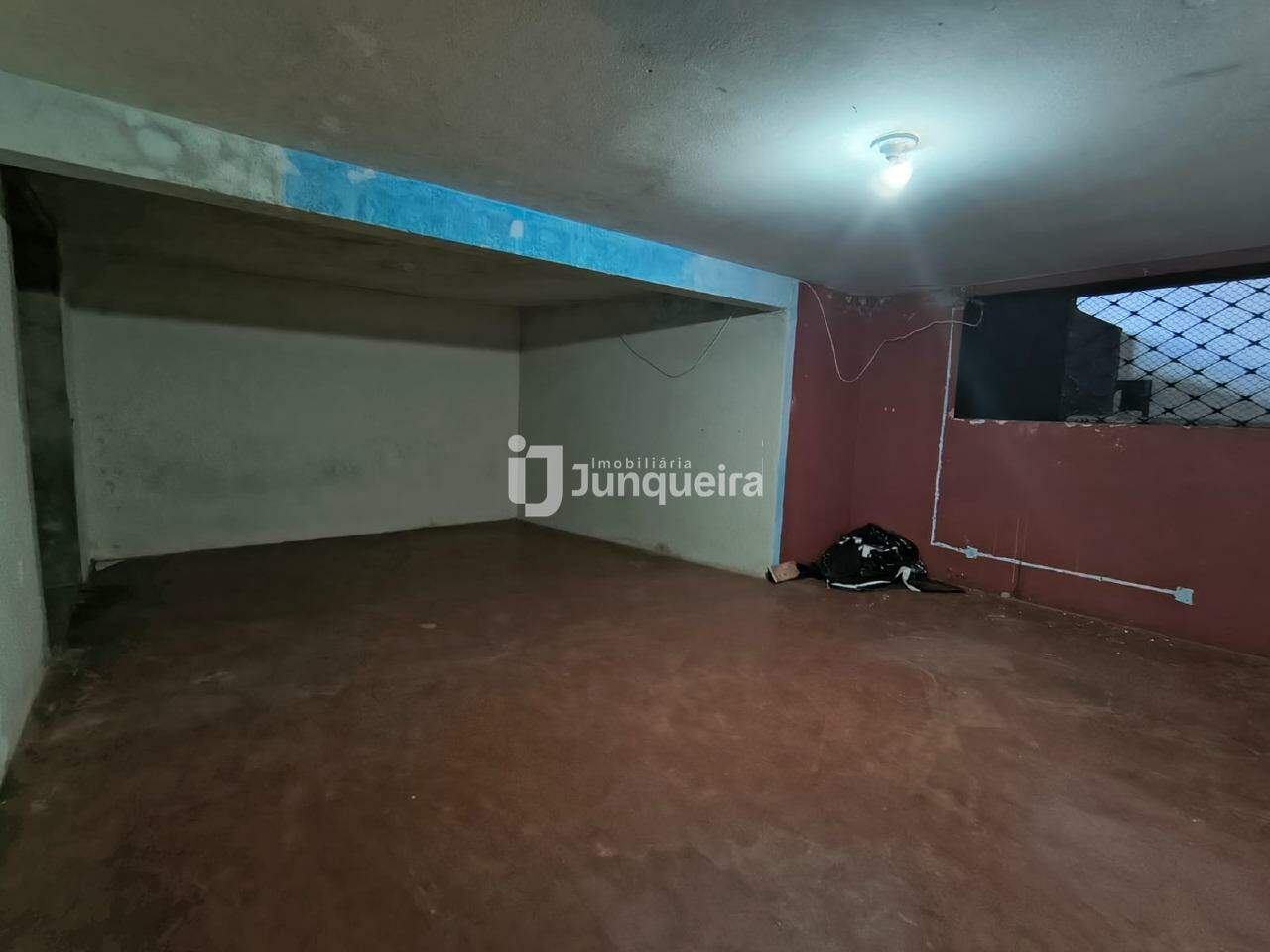 Casa Comercial à venda, 8 quartos, sendo 2 suítes, 4 vagas, no bairro Centro em Piracicaba - SP