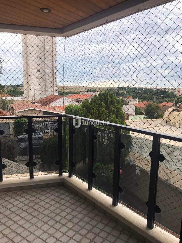 Apartamento à venda no David Miori, 3 quartos, sendo 1 suíte, 2 vagas, no bairro Centro em Rio das Pedras - SP