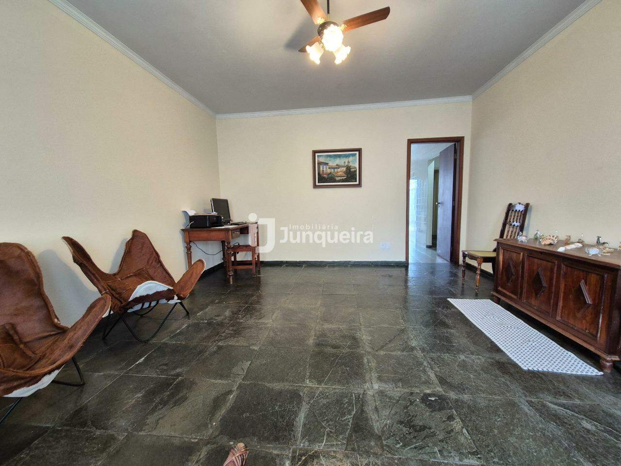 Casa à venda, 3 quartos, sendo 1 suíte, 3 vagas, no bairro Santa Rosa em Piracicaba - SP