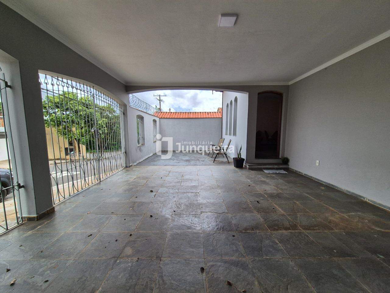 Casa à venda, 3 quartos, sendo 1 suíte, 3 vagas, no bairro Santa Rosa em Piracicaba - SP